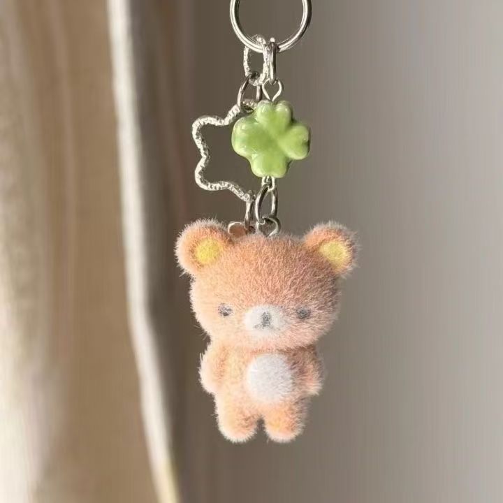 부드러운 촉감의 리락쿠마 펜던트로, 네잎 클로버 장식이 - Phone Accessories Keychain 리뷰 및 가격